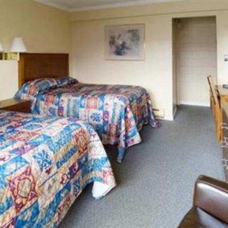 Westward Inn & Suites Langley Room photo