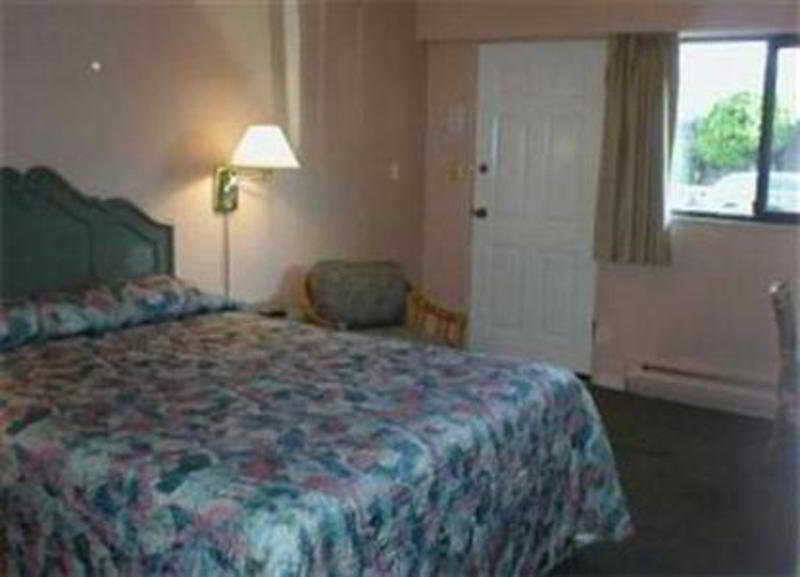 Westward Inn & Suites Langley Room photo