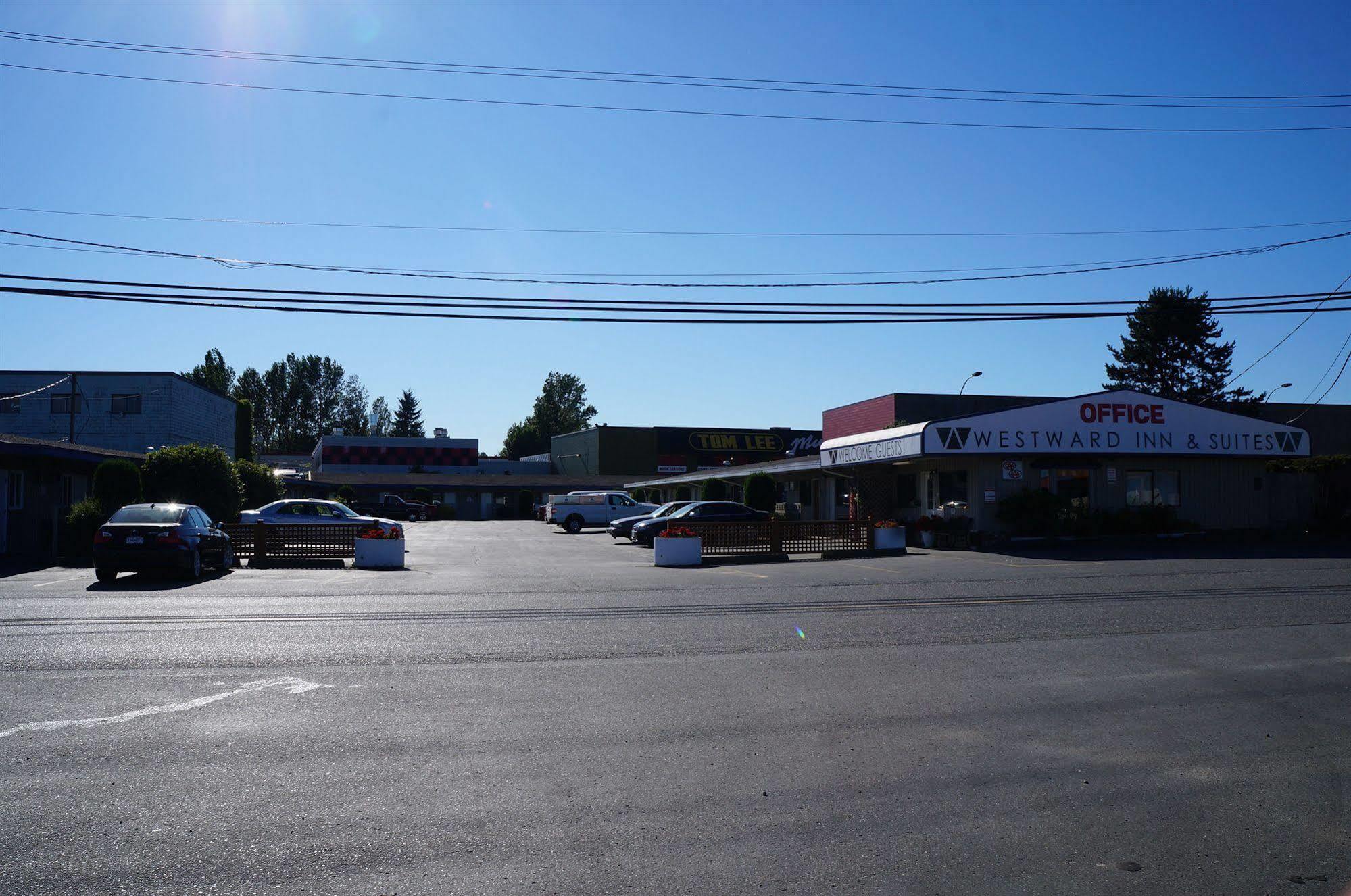 Westward Inn & Suites Langley Exterior photo