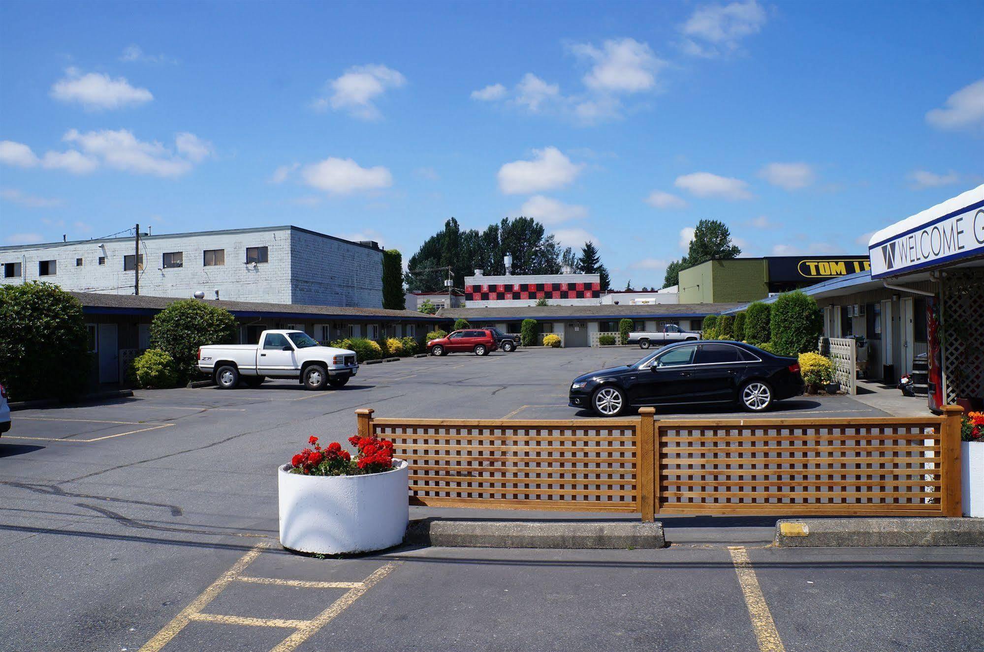 Westward Inn & Suites Langley Exterior photo